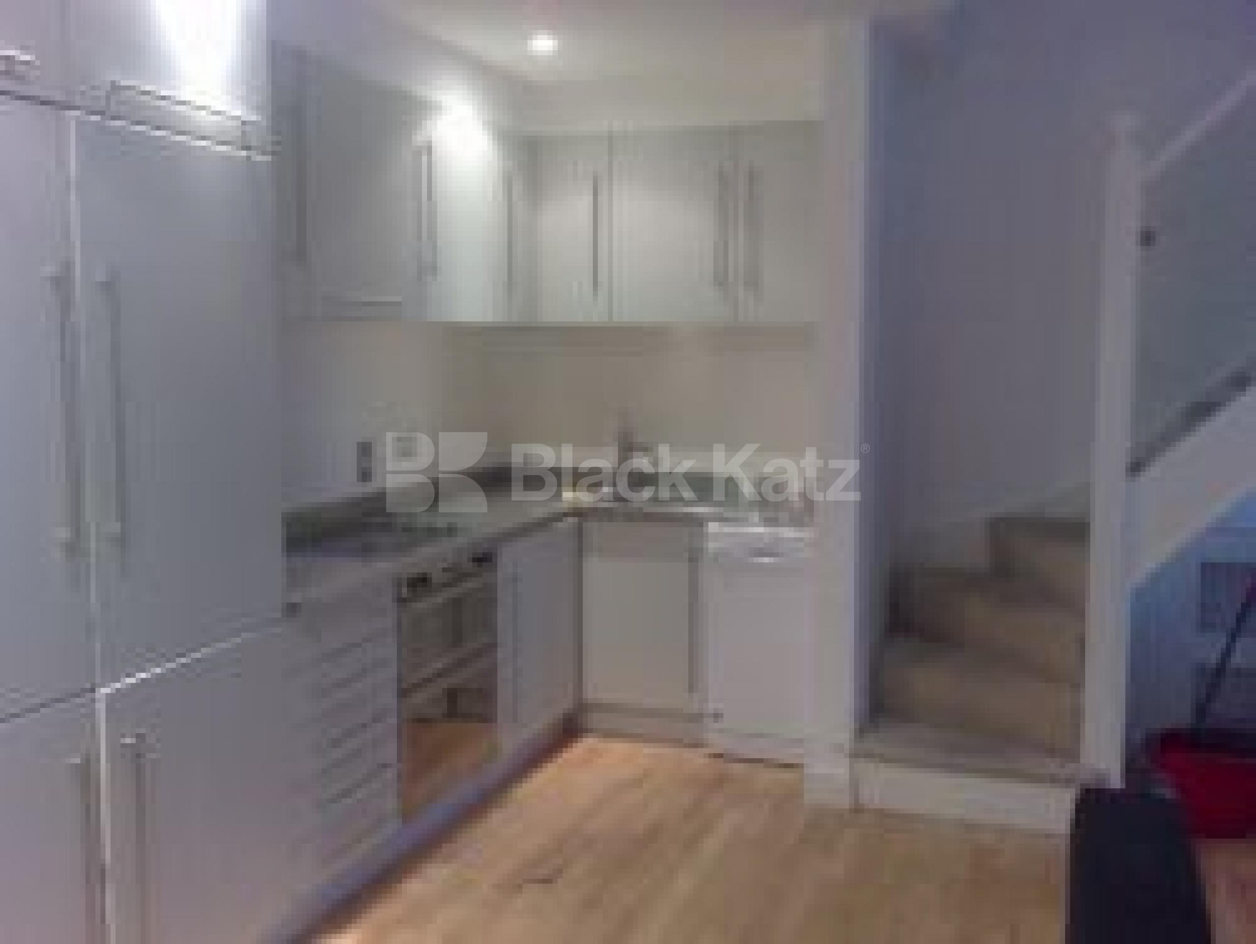 			VIEWINGS ESSENTIAL, 2 Bedroom, 1 bath, 1 reception Flat			 Maida Avenue, Paddington W2